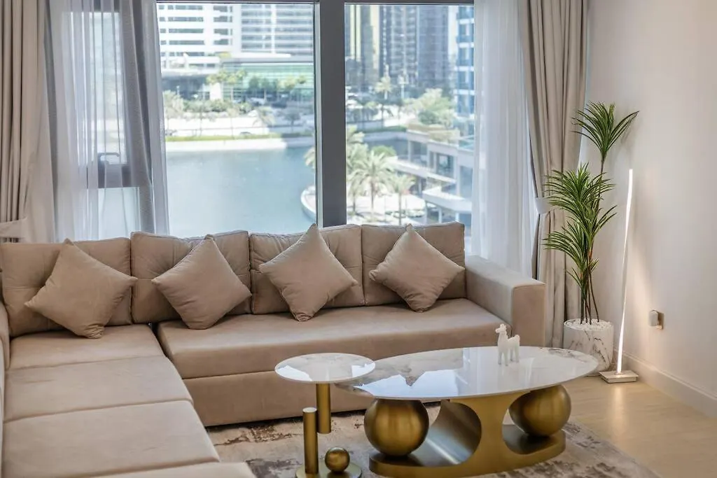 Stunning Skyline Lakeview Apartment Dubaj