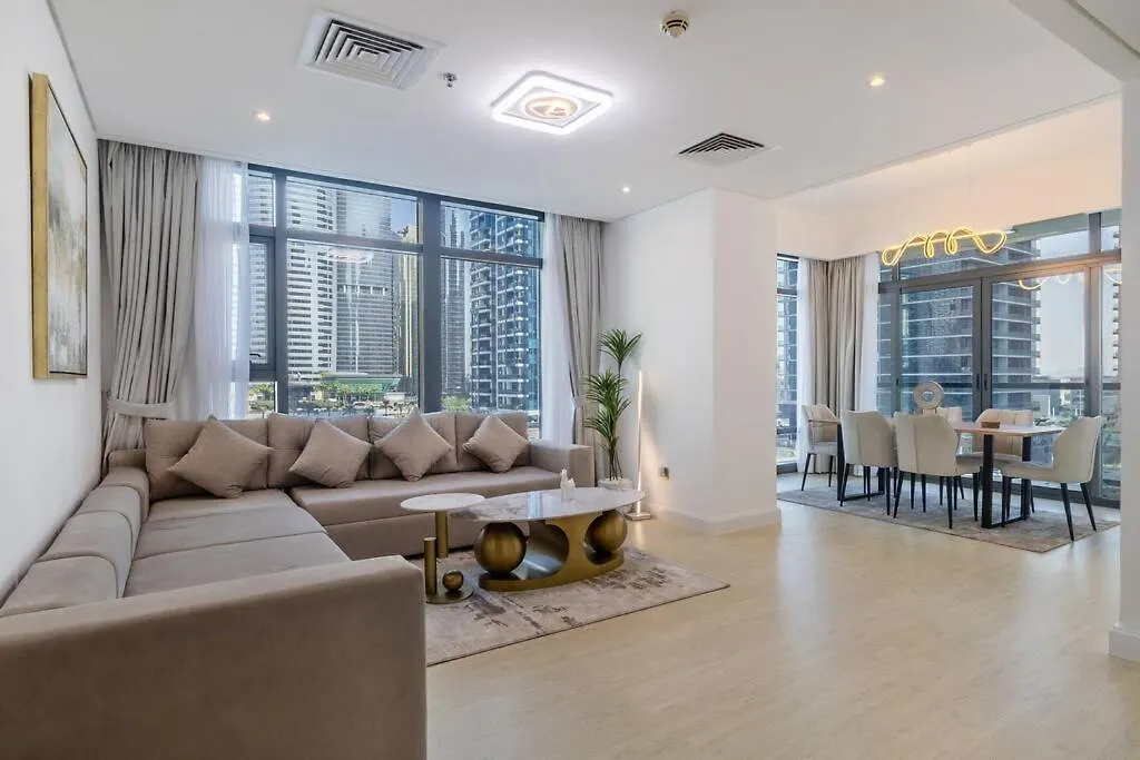 Stunning Skyline Lakeview Apartment Dubaj