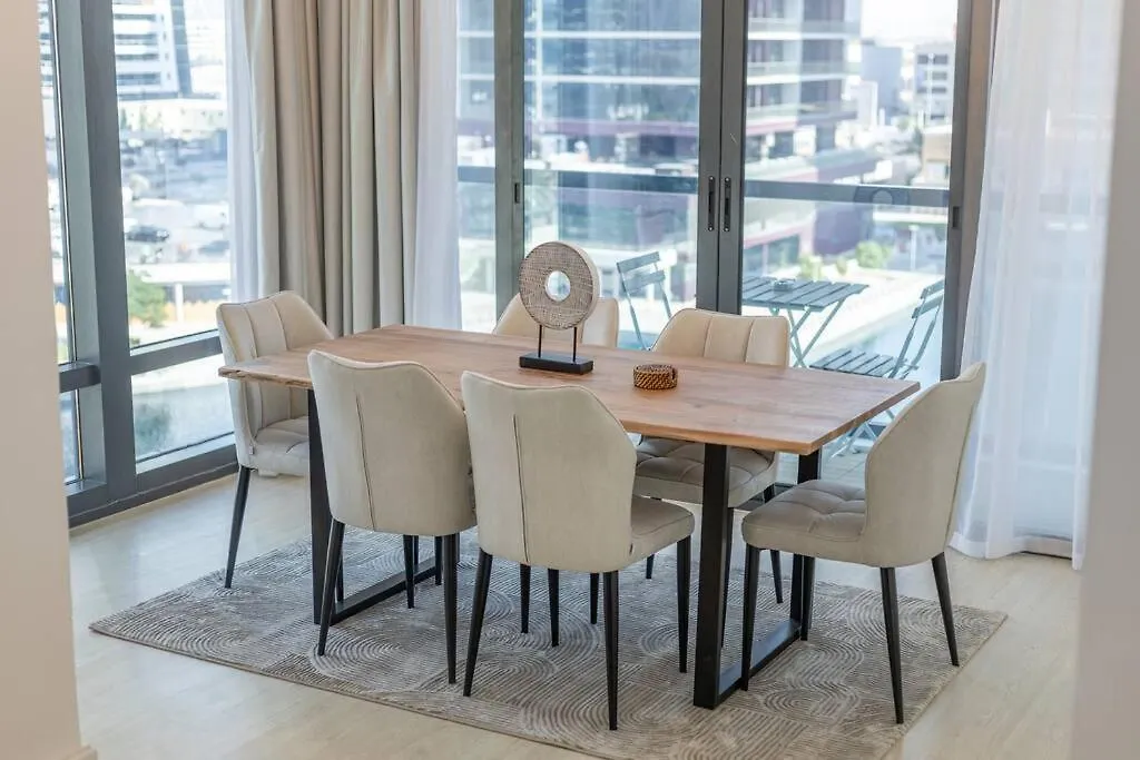 Stunning Skyline Lakeview Apartment Dubaj 0*,