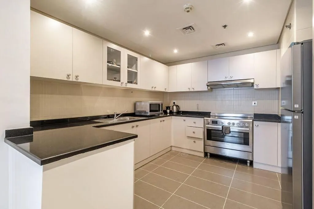 Stunning Skyline Lakeview Apartment Dubai United Arab Emirates