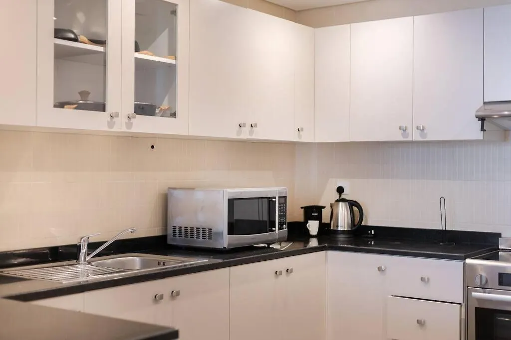 Stunning Skyline Lakeview Apartment Dubai United Arab Emirates