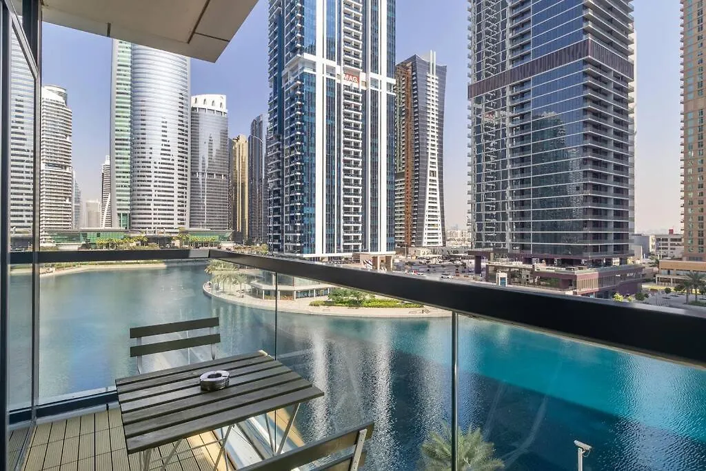 Stunning Skyline Lakeview Apartment Dubai United Arab Emirates
